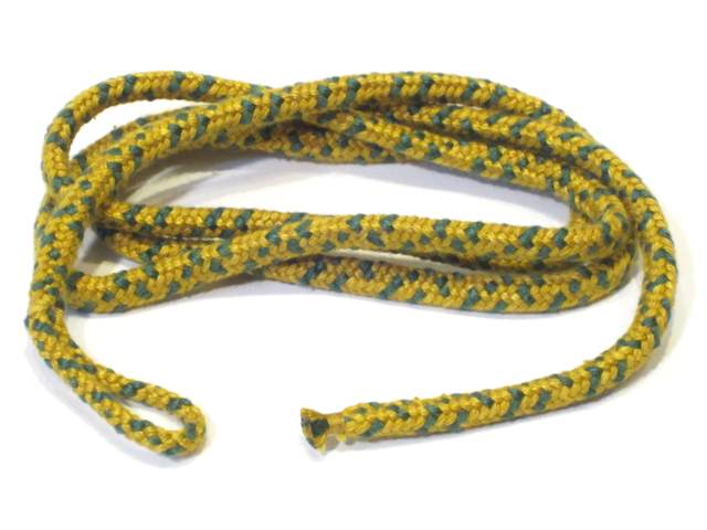 8 ends of silk thread per green strand, 5 ends of silk yarn per gold strand