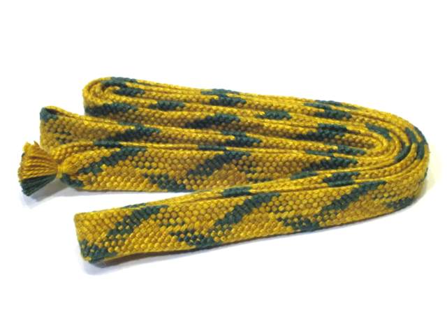 8 ends of silk thread per green strand, 5 ends of silk yarn per gold strand